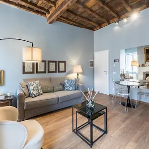 https://apt-la-gatta-de-lisa.it-romehotels.com